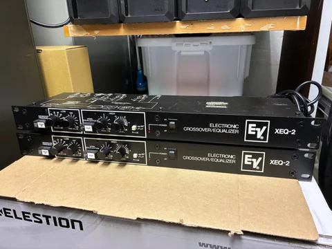 Electro-Voice XEQ-2, 2-vägs aktivt delningsfilter