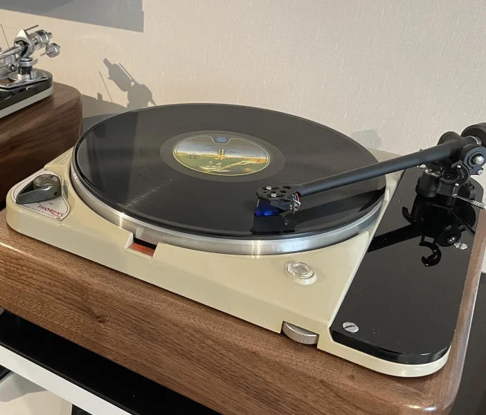 Rega RB330 + tonarmsbr&auml;da Thorens TD 124 - Bild 5 av 5