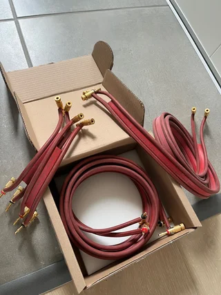 Van Den Hul The Magnum Hybrid 2x2m samt Jumper set Van Den Hul The Magnum Hybrid 2x2m samt Jumper set