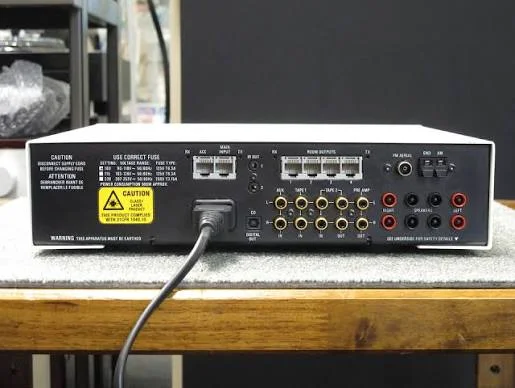 Linn Classik förstärkare, radiodel, CD-spelare Linn Classik förstärkare, radiodel, CD-spelare - Bild 2 av 2