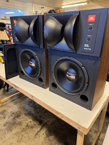 Jbl 4425