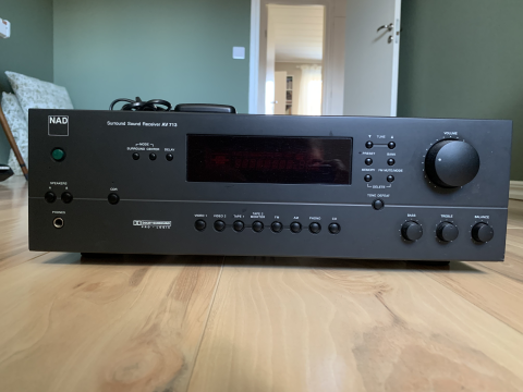 NAD AV 713