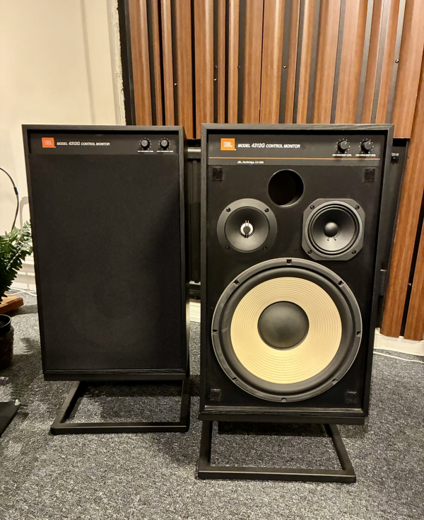 JBL 4312G JBL 4312G - Bild 1 av 1