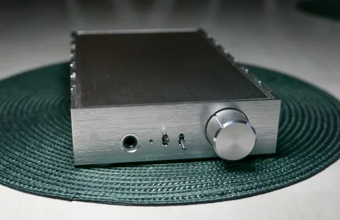 Audeze Deckard hörlursförstärkare och DAC.