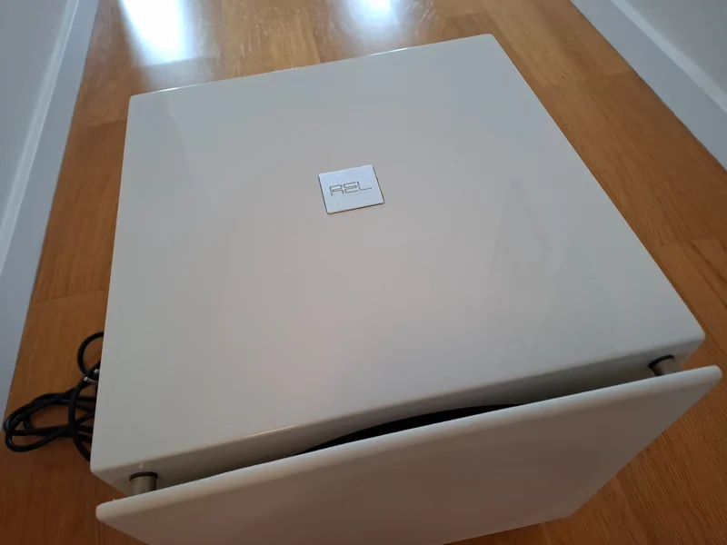 Dali Rubicon 5, Centerh&ouml;gtalare samt REL subwoofer vit pianolack - Billede 14 af 19