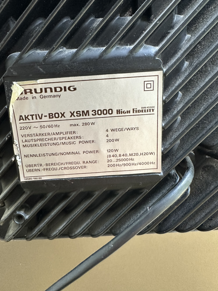 Grundig aktiv box XSM 3000