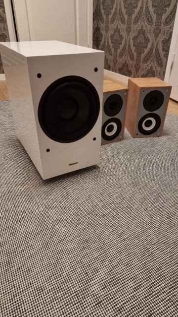 Proson subwoofer och högtalare 