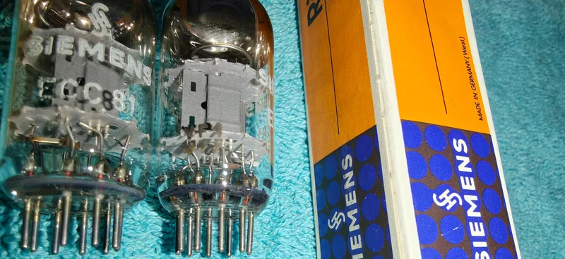 Matchat par Siemens ECC 81 NOS &aring;r 67. - Bild 5 av 5