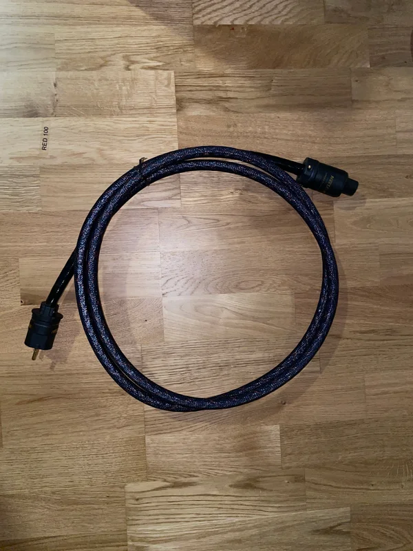Neotech NEP-3200 2,5m strömkabel Neotech NEP-3200 2,5m strömkabel - Bild 1 av 1