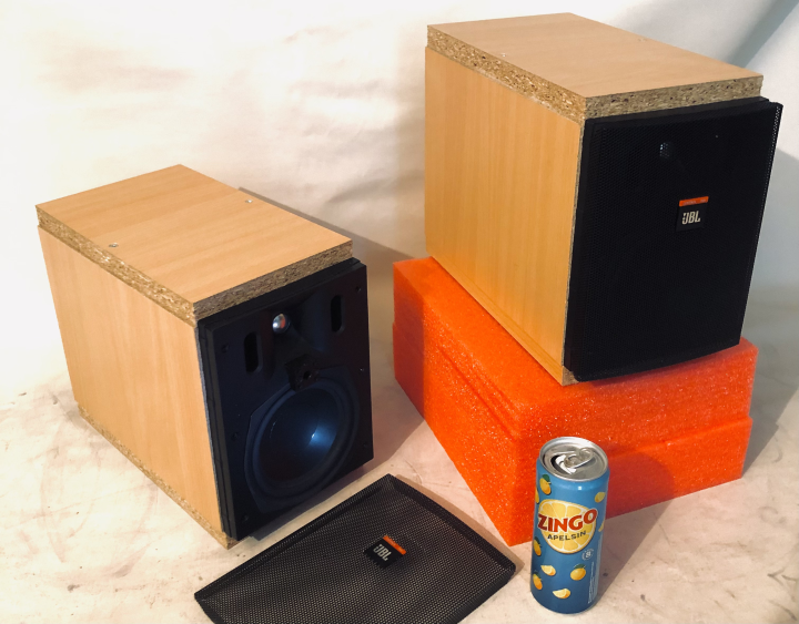 JBL Control 25AV i nya lådor