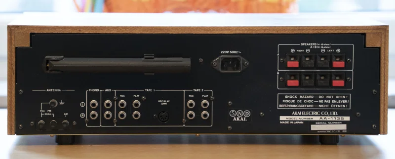 Akai AA-1135 AM/FM Stereo Receiver (1979) - Bild 4 av 5