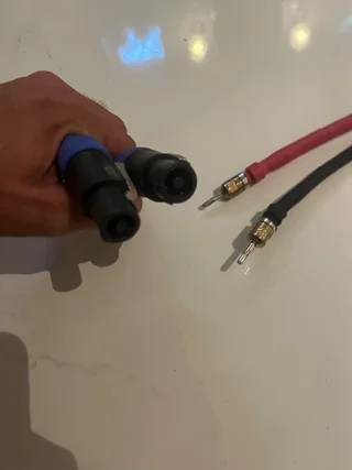 Subwooferkabel 2 x RCA -> 2 x ?