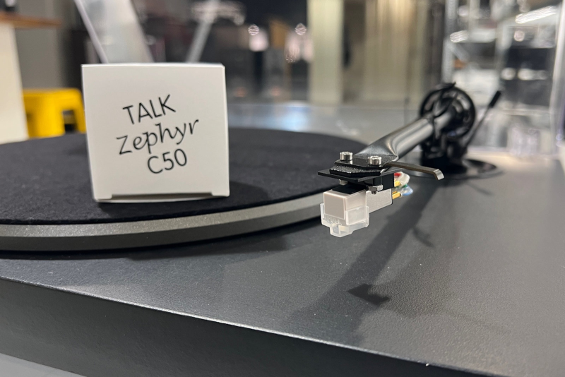 Project P1.2 & Talk Zephyr C50 - Begagnad skivspelare - Bild 3 av 3