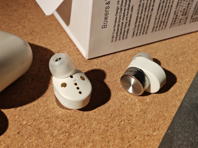 Bowers & Wilkins pi7 s2 Bowers & Wilkins pi7 s2 - Bild 2 av 4