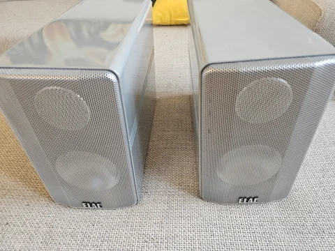 Elac 305