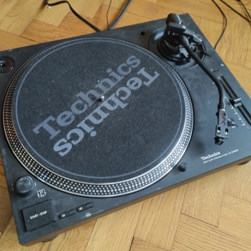 Technics SL-1210mk7