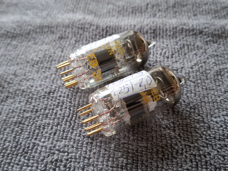 E83CC Tesla Gold (ECC83) NOS Yellow Print Gold Pins - Bild 4 av 6