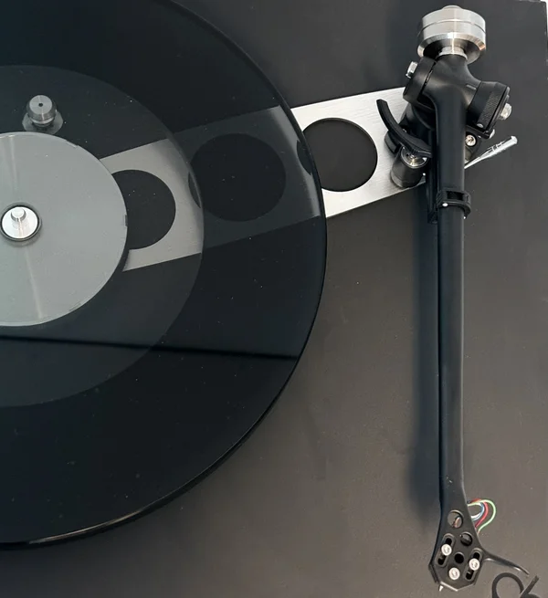 Rega Planar 6 med ny Nd7 pickup Rega Planar 6 med ny Nd7 pickup - Bild 1 av 5