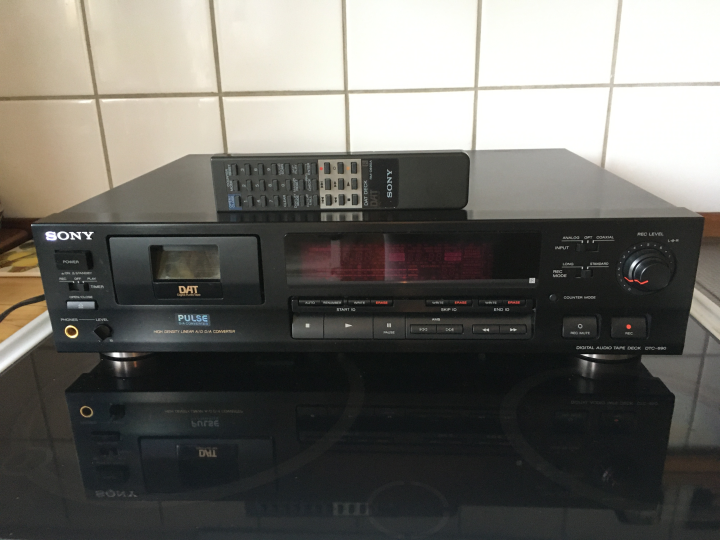 DAT SONY DTC-690