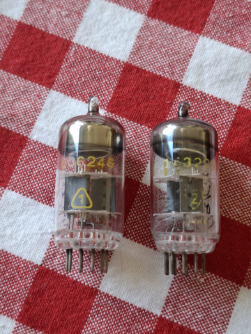 ECC83 (12AX7) RFT (Östtyskland) NOS 70 tal Radiorör