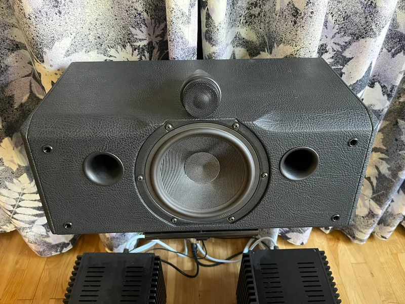 Sonus Faber Solo Home Centerh&ouml;gtalare - design Franco Serblin - Bild 4 av 6