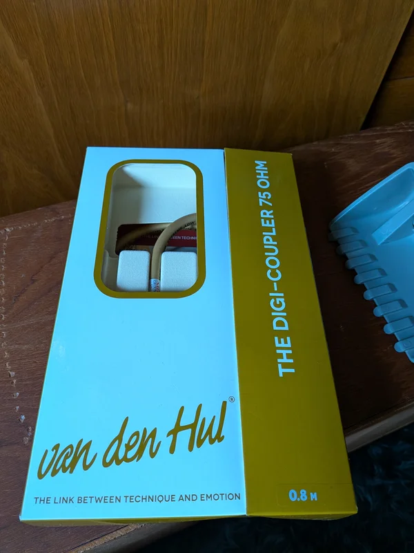 Van Den Hul The Digi-Coupler 75 ohm Van Den Hul The Digi-Coupler 75 ohm - Bild 1 av 2