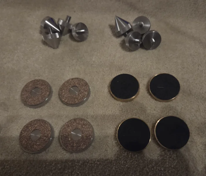 Isotek shoe and spikes M6 8st Isotek shoe and spikes M6 8st - Bild 1 av 1