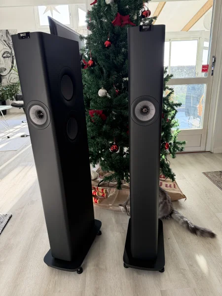 KEF LS60 aktiva högtalare nästan nya med garanti KEF LS60 aktiva högtalare nästan nya med garanti - Bild 1 av 2
