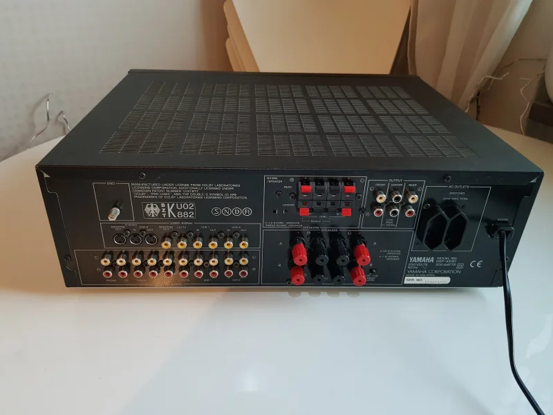 YAMAHA DSP-A590 F&ouml;rst&auml;rkare - Bild 2 av 9