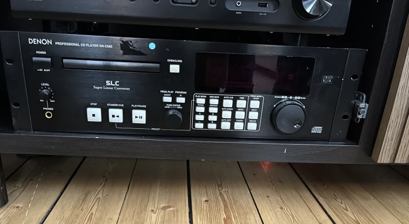 Denon DN C680  - Bild 1 av 1