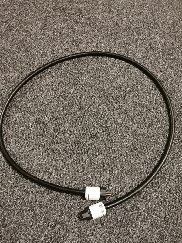 Oyaide nätkablar - Bild 1 av 2