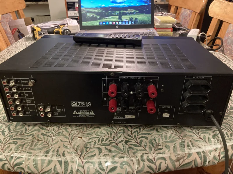 Sony F 411 R förstärkare Sony F 411 R förstärkare - Bild 2 av 2