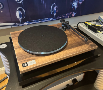 Rega Planar 3 (50th Anniversary Edition) + MC Ania + isoleringsplatta