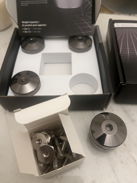 Isoacoustics Gaia lll, 8st Dämfötter till högtalare - Bild 1 av 1