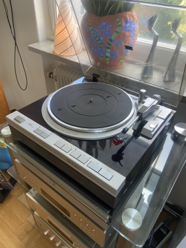 Denon DP-47F Skivspelare