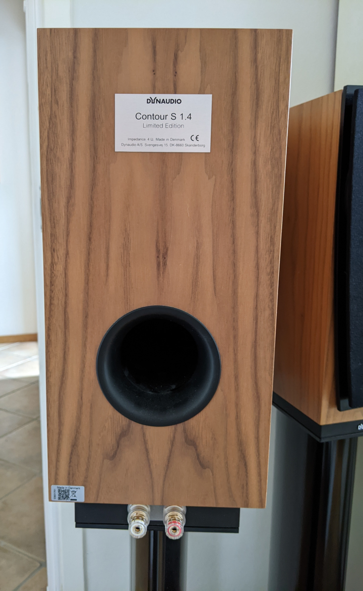 Dynaudio Contour S 1.4 LE (valnöt) inklusive stativ