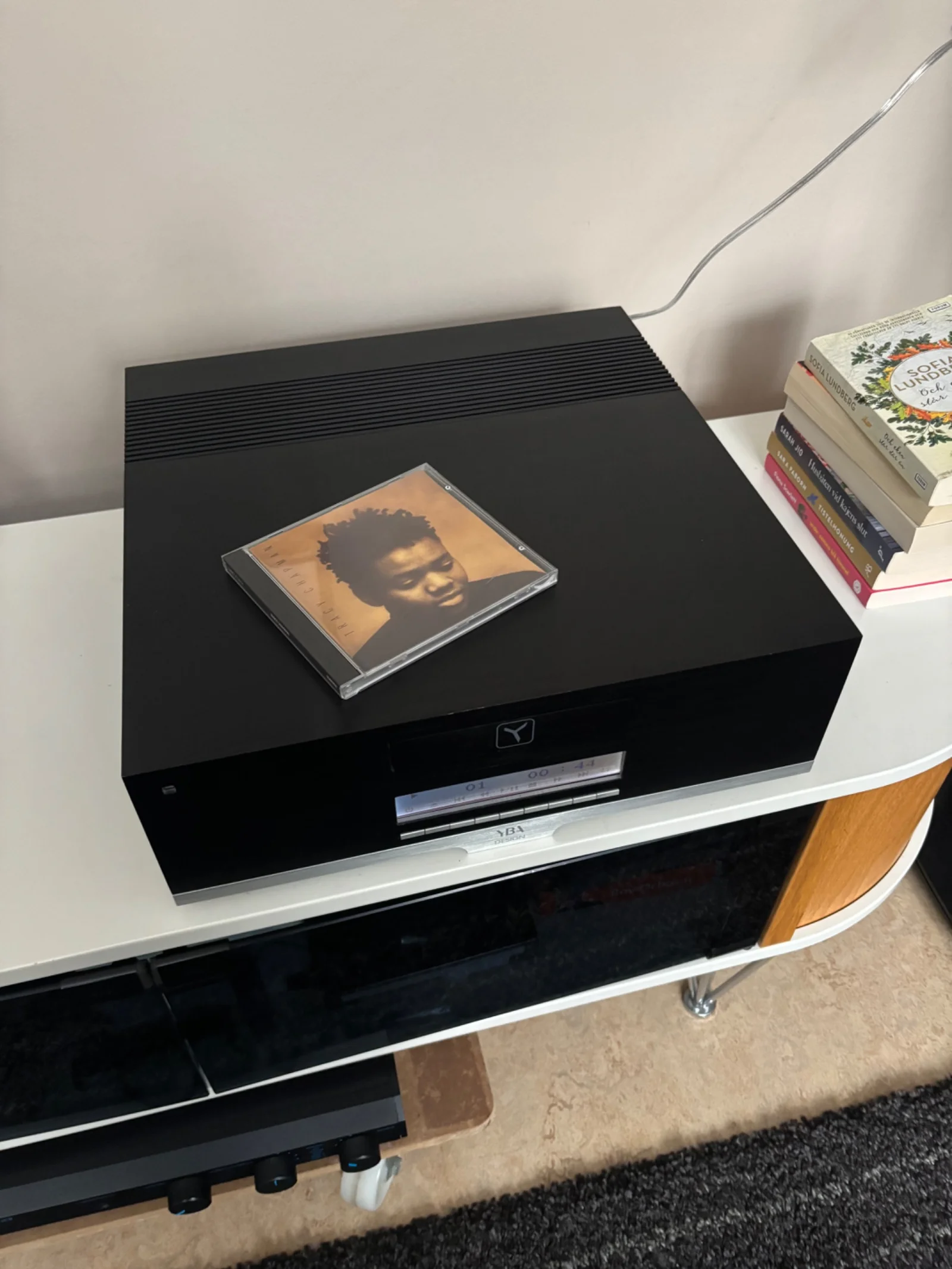 YBA YC201B high-end CD spelare YBA YC201B high-end CD spelare - Billede 1 af 4