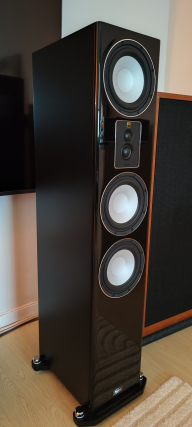 Magnat Signature 707