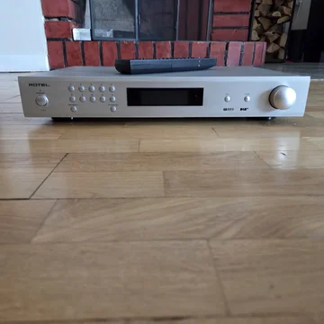 Rotel T11 FM/DAB Tuner