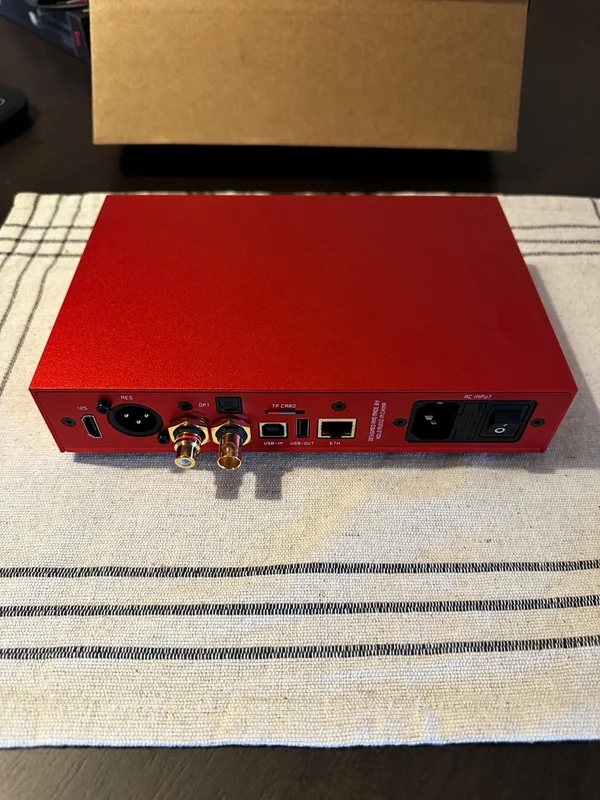 Holo audio Red streamer och ddc i absolut nyskick - Bild 2 av 4