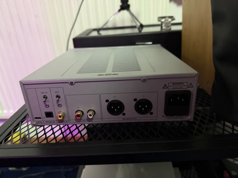 FIIO WARMER R2R DAC R2R Tube Buffer Silver FIIO WARMER R2R DAC R2R Tube Buffer Silver - Bild 3 av 3