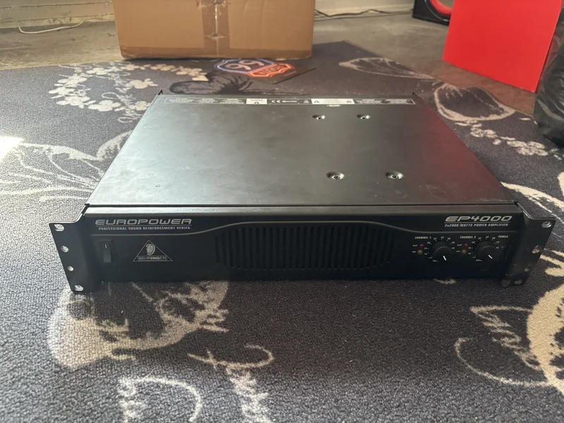 Behringer EP4000 Behringer EP4000 - Bild 1 av 2