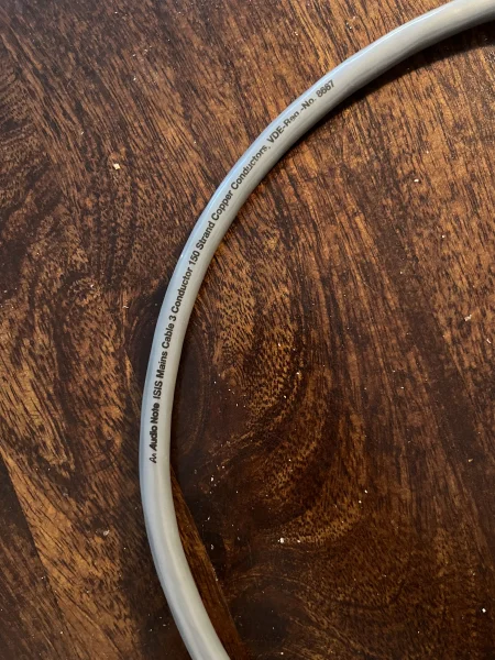 Audio Note (UK) Isis power cable (1m) Audio Note (UK) Isis power cable (1m) - Bild 2 av 2