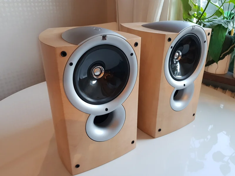 KEF Q1 Stativh&ouml;gtalare  - Bild 2 av 7