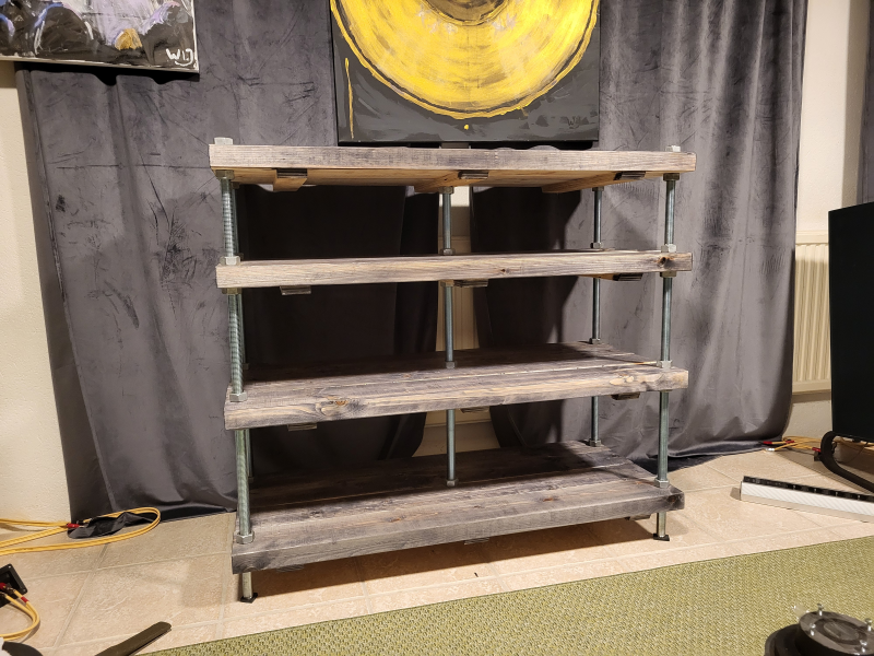 Gedigen stereobänk - Bild 1 av 2