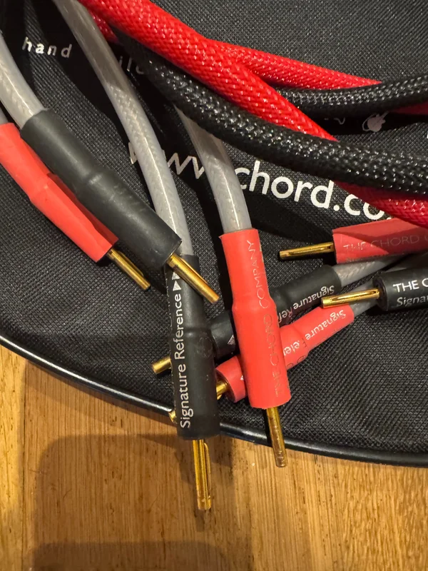 Chord Signature Reference H&ouml;gtalarkabel Svart/R&ouml;d - Bilde 3 av 5