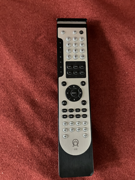 Primare C32 fjärrkontroll  - Bild 1 av 2