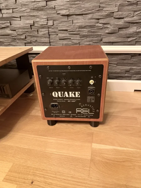 REL Quake sub REL Quake sub - Bild 2 av 4