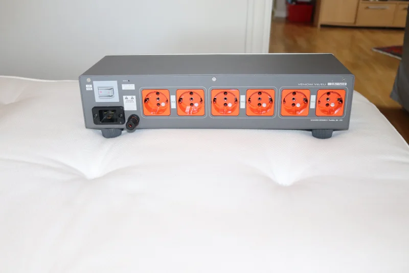 N&auml;tfilter Shunyata Venom V6 - Bild 2 av 2