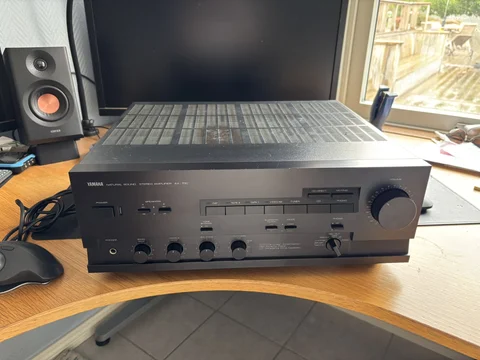 Yamaha Natural Sound AX-700 i bra skick.